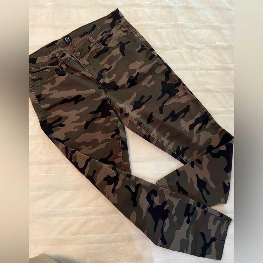 Camouflage skinny jeans